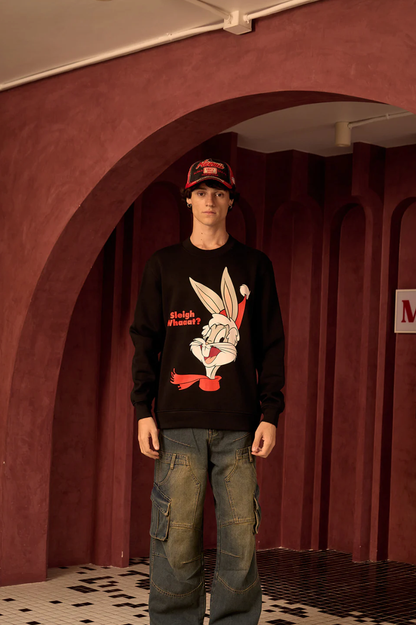 BLACK BUGS BUNNY SWEATSHIRT