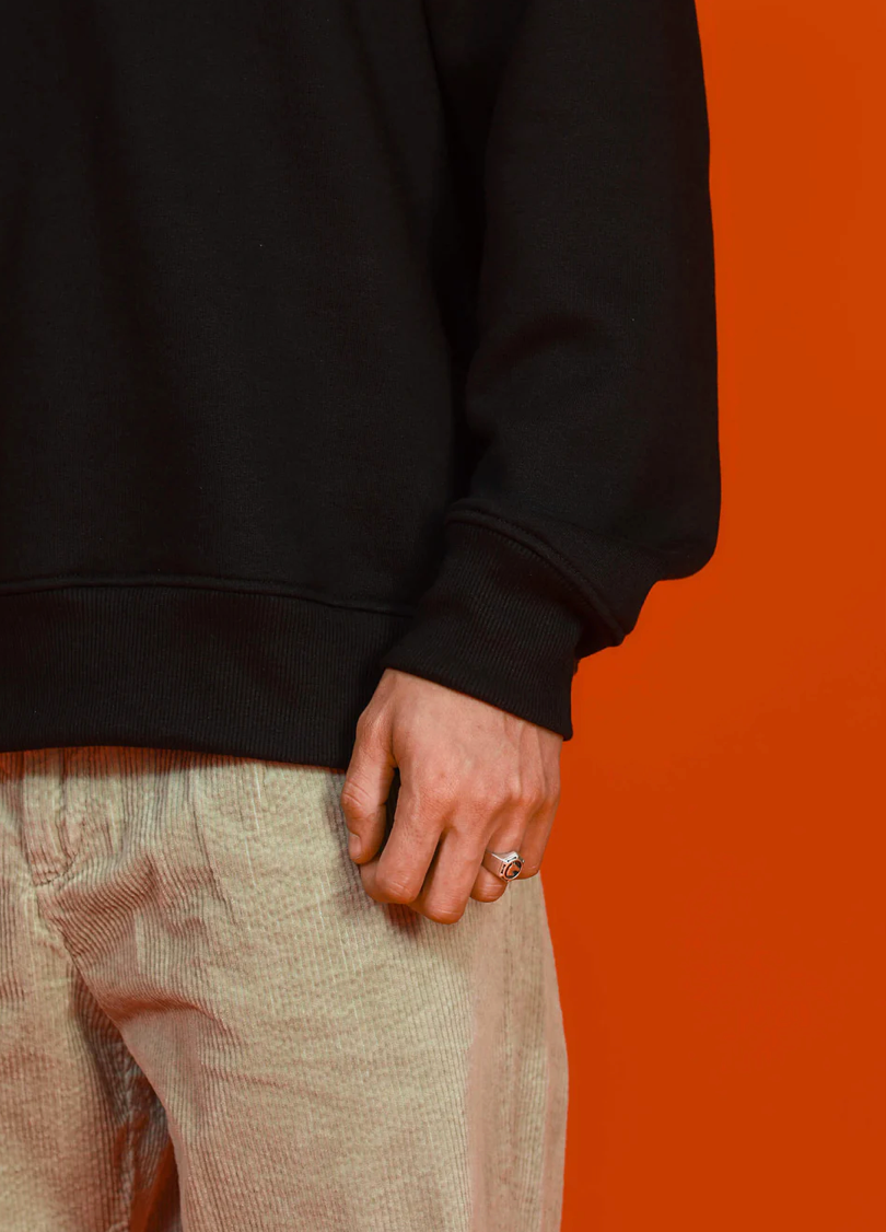 BLACK POLO SWEATSHIRT